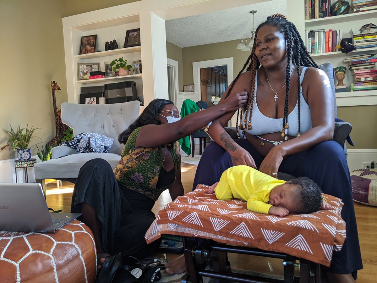 Black Women Turn to Midwives to Avoid COVID and ‘Feel Cared For’